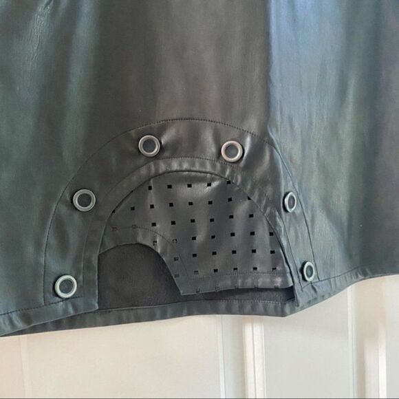 Jamie Sadock hip faux leather Golf skirt size 6 - Picture 3 of 8